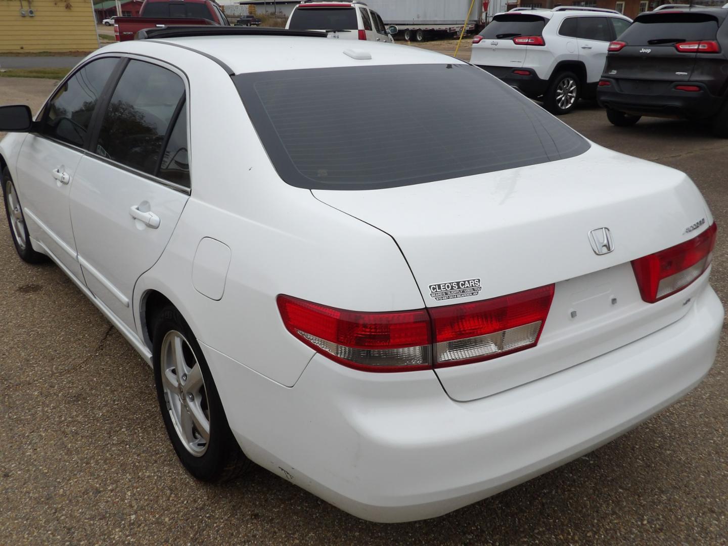 2004 Honda Accord EX-L (1HGCM56894A) with an 2.4L L4 DOHC 16V engine, automatic transmission, located at 401 First NE, Bearden, AR, 71720, (870) 687-3414, 33.726528, -92.611519 - Photo#2